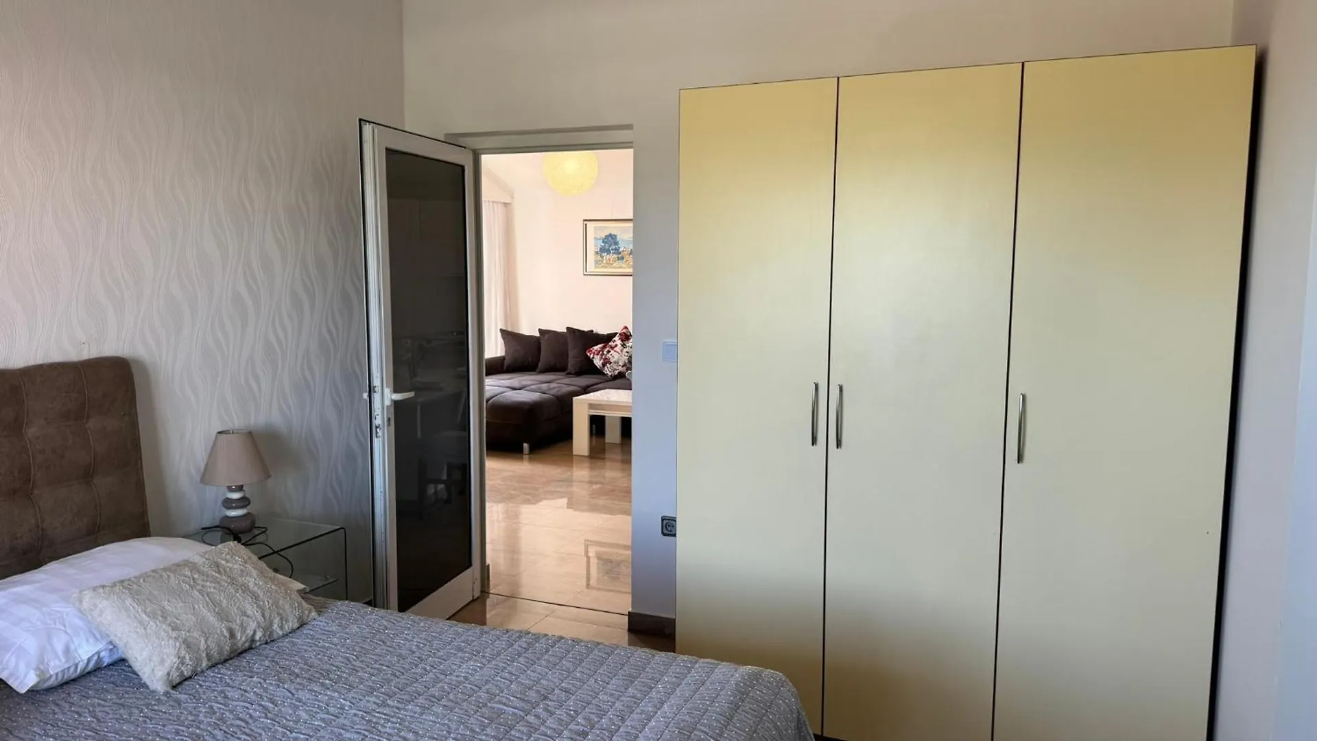 Al Mar Apartments Nin