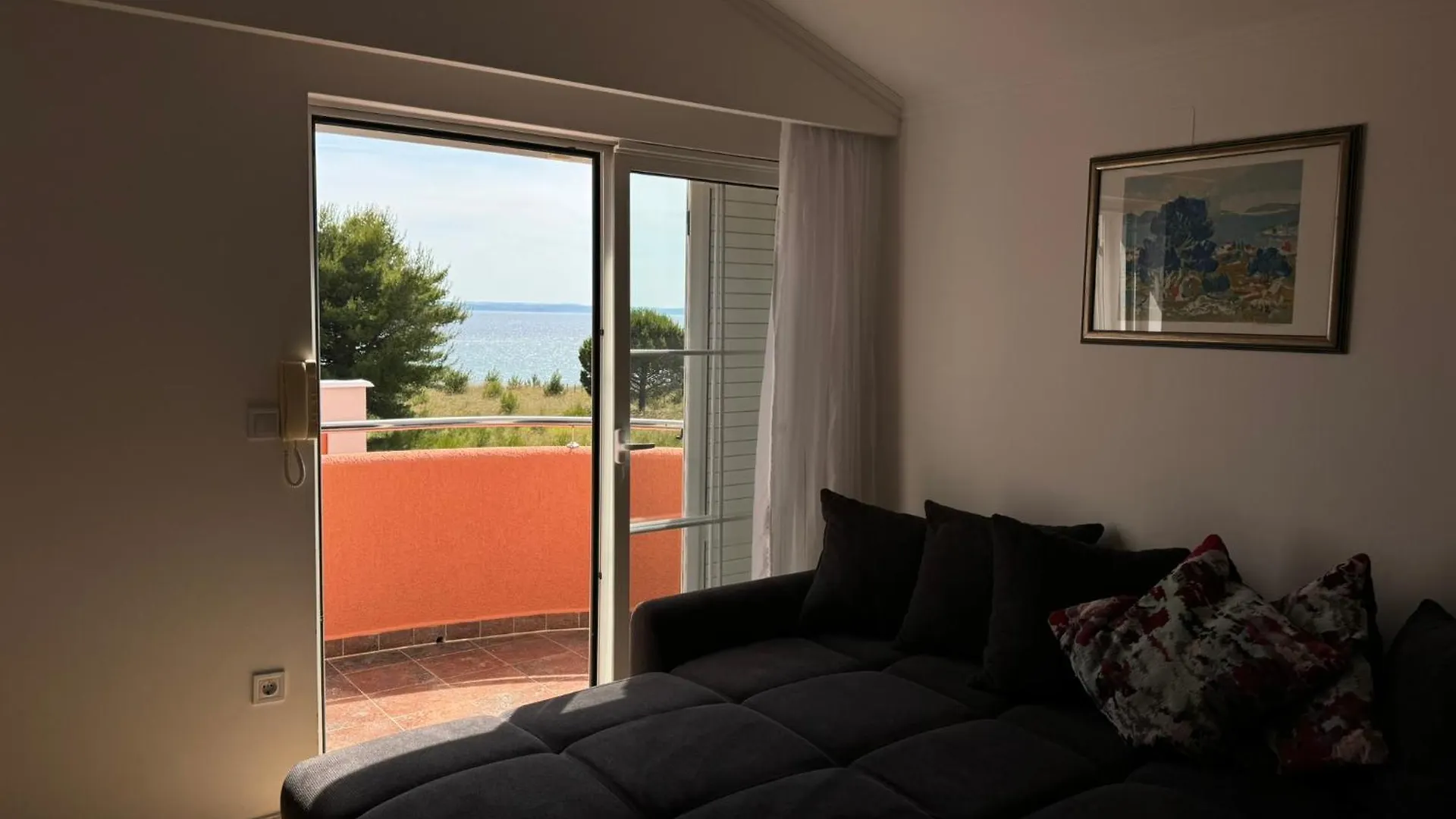 Al Mar Apartments Nin